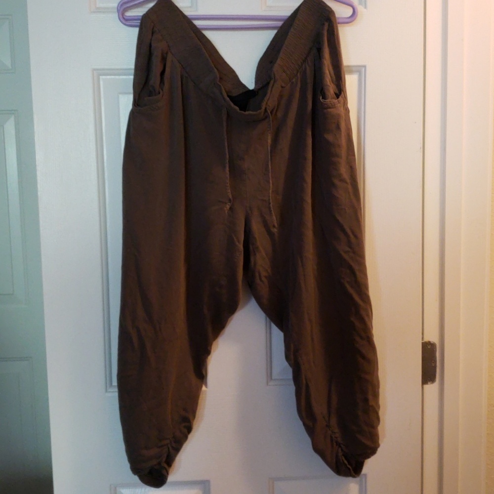 Lane Bryant Capri pants